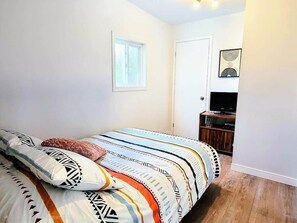 3 bedrooms, WiFi, bed sheets