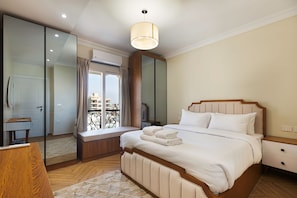 4 chambres, fer et planche à repasser, Wi-Fi gratuit, draps fournis
