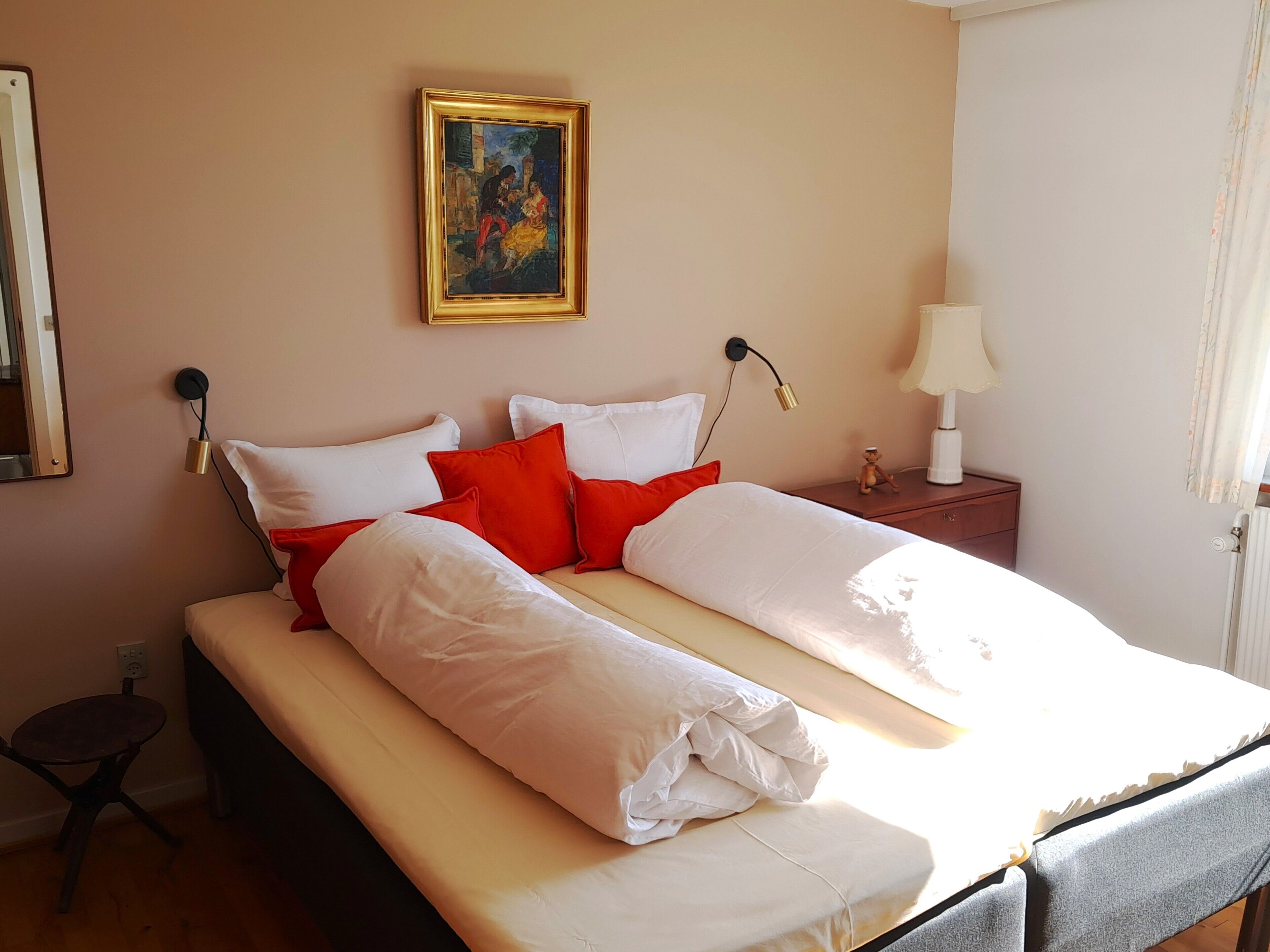 3 bedrooms, desk, iron/ironing board, free WiFi