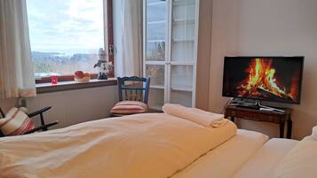 3 Schlafzimmer, Schreibtisch, Bügeleisen/Bügelbrett, kostenloses WLAN