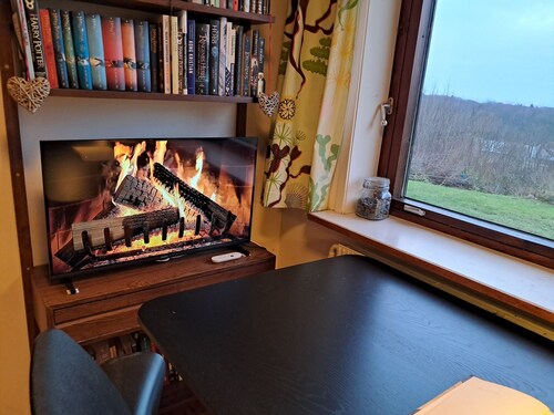 3 min to Forest | Private Kitchen & Living Room | Large Garden