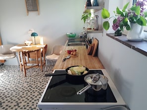 Four Ă micro-ondes, un four, surface de cuisson, lave-vaisselle