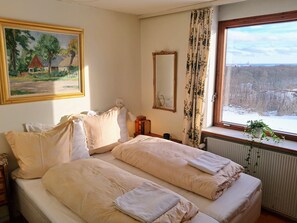 3 slaapkamers, een bureau, een strijkplank/strijkijzer, gratis wifi