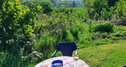 Cozy Nature Retreat – Own Kitchen & WC – 5 min from Fr.havn – Free parking& WiFi