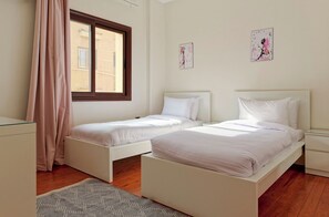 3 habitaciones, tabla de planchar con plancha y wifi gratis 