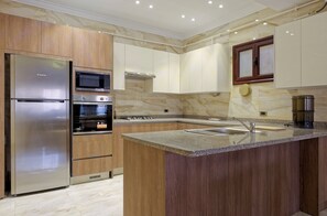 Fridge, dishwasher, cookware/dishes/utensils - VESTA - Luxury APT - 3BR - Sheikh Zayed (I) (El Sheikh Zayed City)