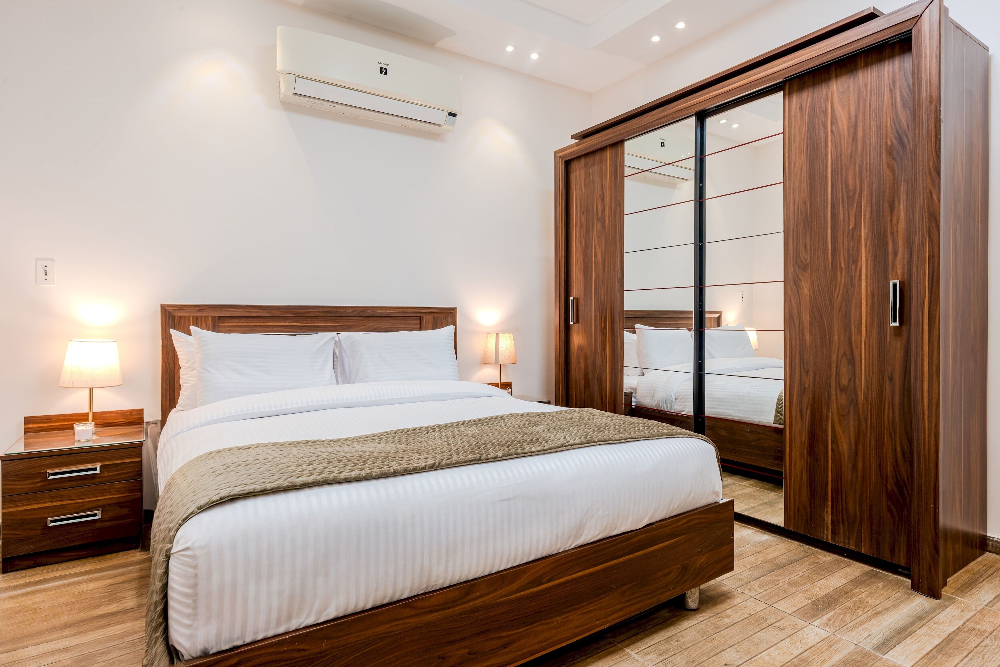 Iron/ironing board, free WiFi, bed sheets