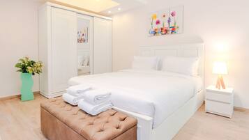 Iron/ironing board, free WiFi, bed sheets