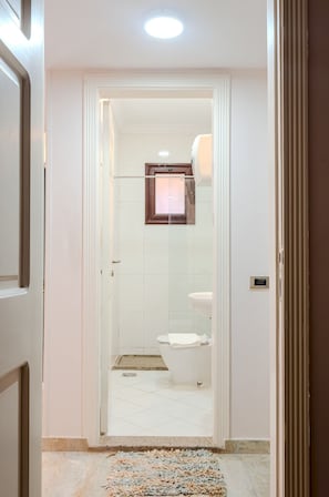 Towels - VESTA - Luxury APT - 2BR - Sheikh Zayed (I) (Sheikh Zayed City)