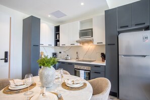 Fridge, oven, coffee/tea maker, toaster - 1BR Vistacana, First Floor, Pool, Golf & Gym (Punta Cana)