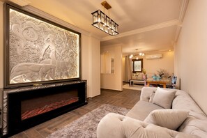 Smart TV - VESTA - Luxury APT - 2BR - Triumph (El-Nozha)