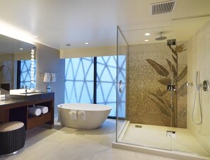 Hårtørrer, håndklæder, Sæbe, Toiletpapir