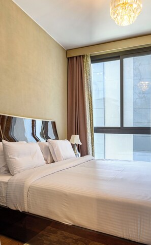 Iron/ironing board, free WiFi, bed sheets - VESTA - Luxury APT- 1BR- AEON Tower (Sheikh Zayed City)