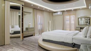 Iron/ironing board, free WiFi, bed sheets