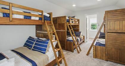 New Lakefront Estate | Sleeps 34 | Private Dock