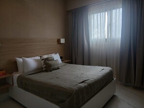 Free WiFi, bed sheets - Cozy 2-bedroom condo with AC and Pool in beautiful Santo Domingo (Santo Domingo)