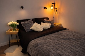 2 slaapkamers, een strijkplank/strijkijzer, wifi, beddengoed