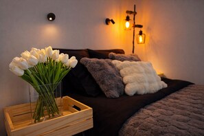 2 bedrooms, iron/ironing board, WiFi, bed sheets - Wonderful 2-bedroom apartment with fireplace and office in Riga near city center (Riga)