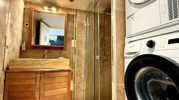 Shower, towels