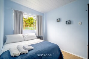 Basic Apartment | 2 bedrooms, free WiFi - House 700m From Campeche Beach Rfv0201 (Florianópolis)