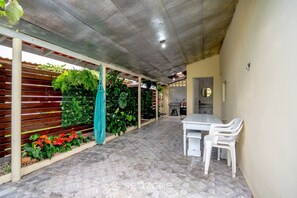 Apartamento básico | Opções para refeição ao ar livre