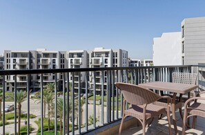 Outdoor dining - Vesta - Luxury Apt - 3BR - CFC (XLII) (New Cairo City)