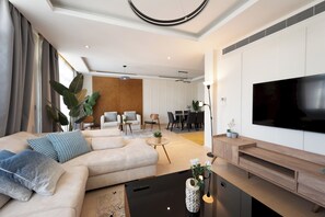Smart TV - VESTA - Luxury apt - 3BR - CFC (XLIV) (New Cairo City)
