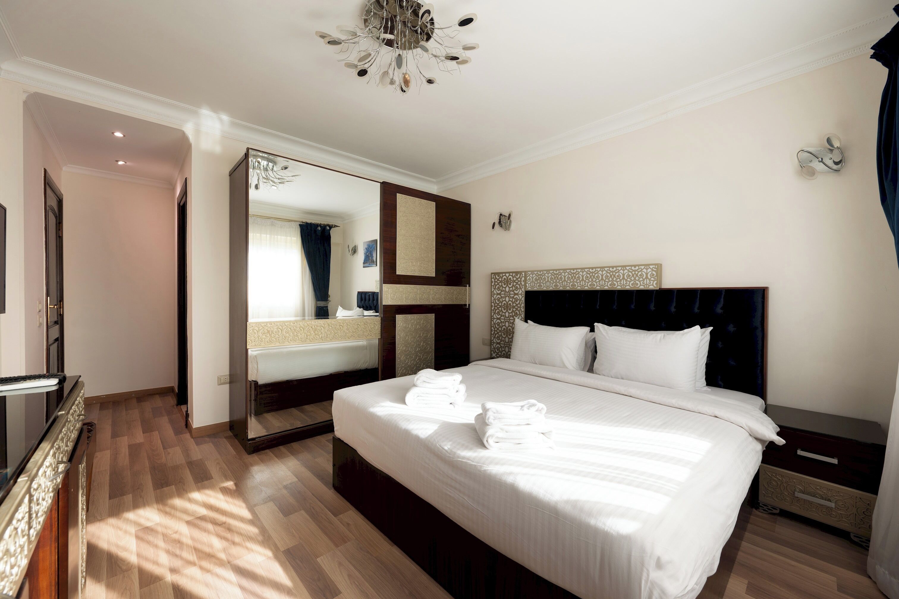 Iron/ironing board, free WiFi, bed sheets