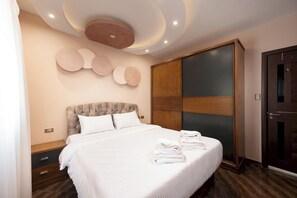 Ferros/tábuas de passar roupa, Wi-Fi de cortesia, roupa de cama