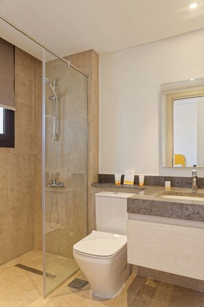 Douche, serviettes fournies