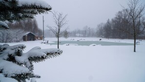 Property grounds - Cozy Rustic Cabin Pondside - A Couples Getaway Central to Niagara (Pelham)