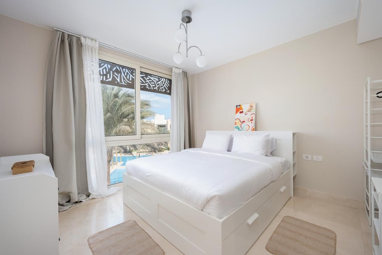 Een strijkplank/strijkijzer, gratis wifi, beddengoed