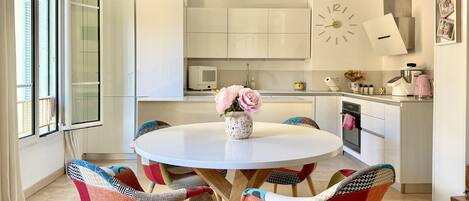 Fridge, microwave, oven, dishwasher