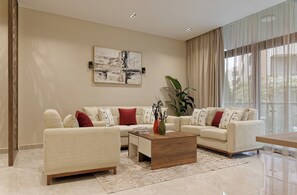 Smart TV - VESTA  - Luxury APT - 2BR - La Mirada (I) (New Cairo City)