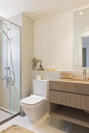 Douche, serviettes fournies