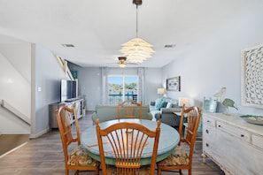 TV - Bright Blue Bliss - Navarre (Navarre)