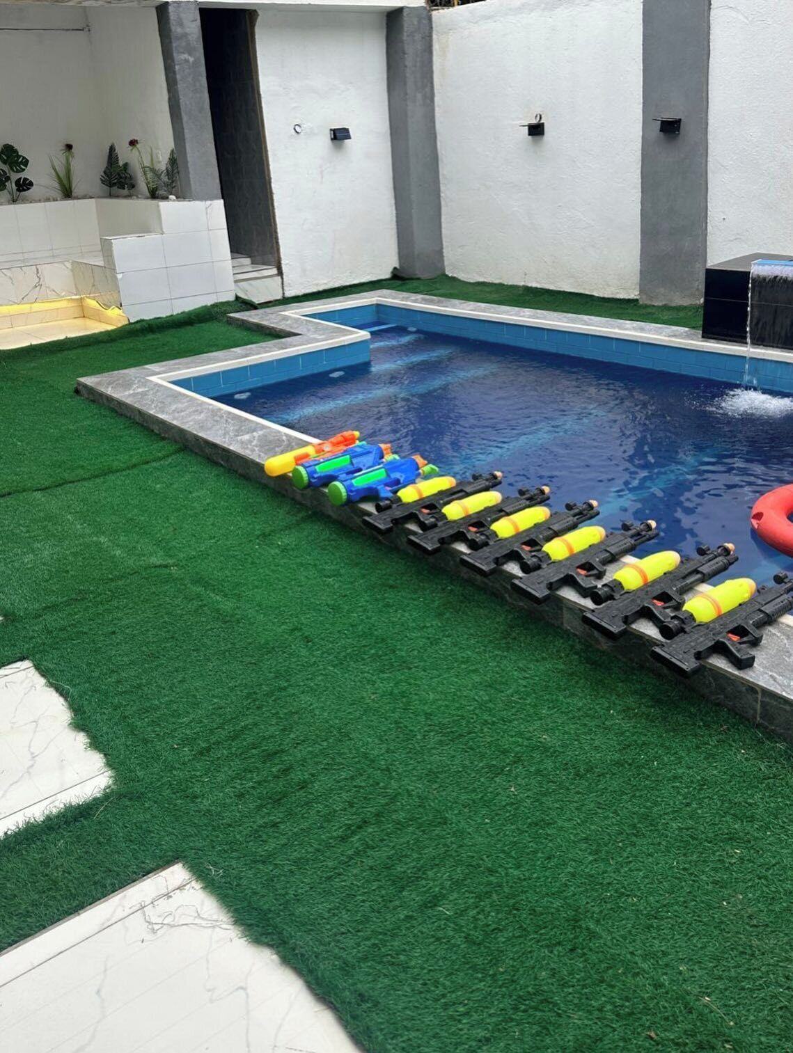 Apartemen Ekonomi, balkon, pemandangan kota | Kolam renang