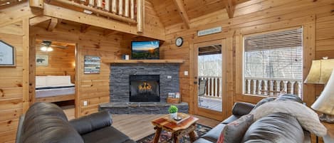 TV, fireplace