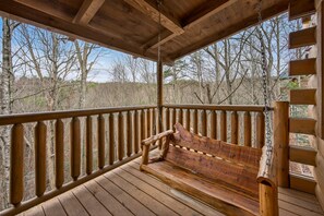 Property grounds - Eagle`s Sky View | Peaceful, Cozy with Hot Tub! (Sevierville)