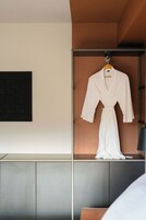 Cuna de viaje, wifi gratis y ropa de cama 