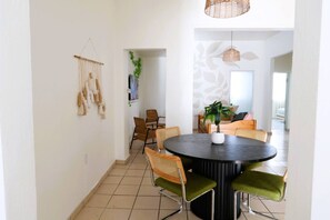 Dining - Secure 2BR Escape for Travelers + Parking (San Juan)