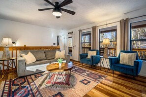 Télévision, cheminée