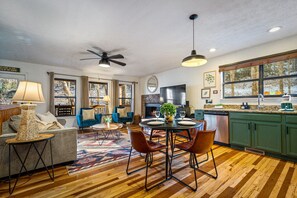 Interior - Locklyn`s Loft | Views, Hot Tub, Game Room & MORE! (Gatlinburg)