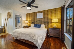 2 chambres, fer et planche à repasser, Wi-Fi, draps fournis