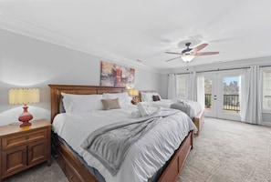 5 Schlafzimmer, Schreibtisch, Bügeleisen/Bügelbrett, WLAN