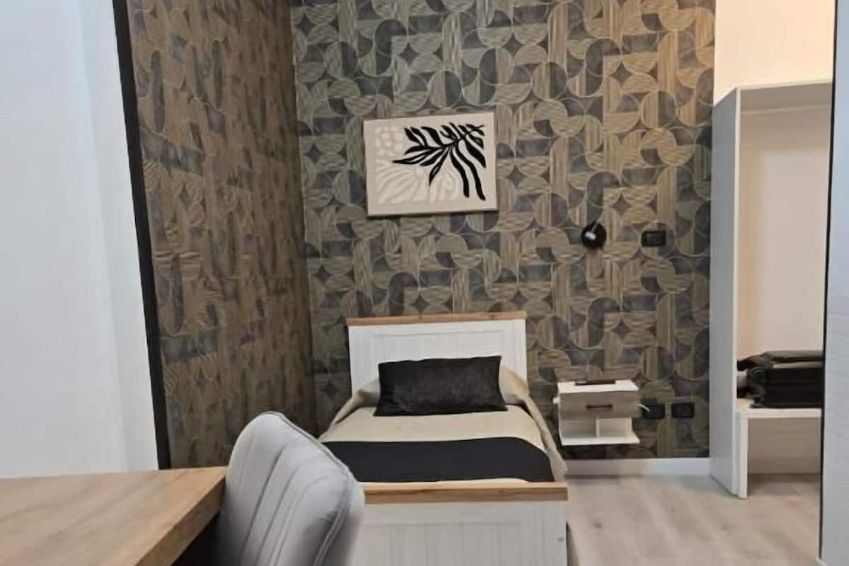 Standard Single Room | Free WiFi