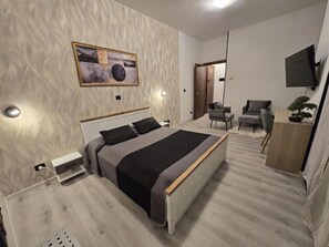 Standard Double Room, Balcony | Free WiFi - Hotel Cristallo (Novara)