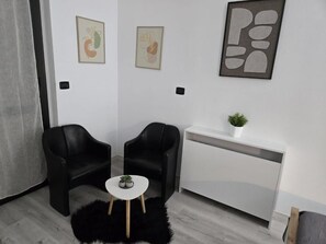 Habitación estándar doble, balcón | Interior