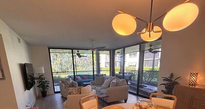 Beach access, newly renovated living room and bedrooms, and all new furniture.