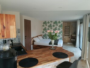 WiFi, bed sheets - Upscale, quiet, secure, gym, boules, bikes, pool, SPA SAUNA (Heyrieux)